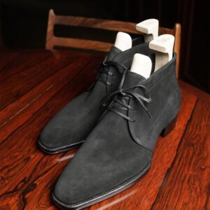 Noir Suede Chukka